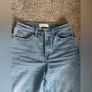 Abercrombie & Fitch Curve Love High Rise Vintage Straight Jean | Size 27 R